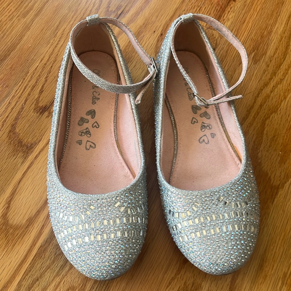 Silver sparkling girls dress shoes size 5